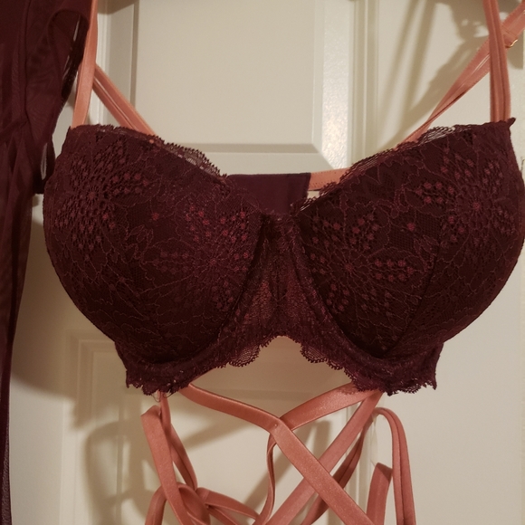 VS Bra & sheer bodysuit - Picture 3 of 5
